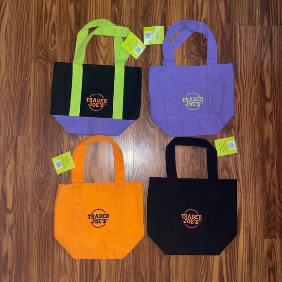 Set of 4 Limited Edition Trader Joe’s Trick or Treat Mini Canvas Tote Bags - Picture 2 of 7